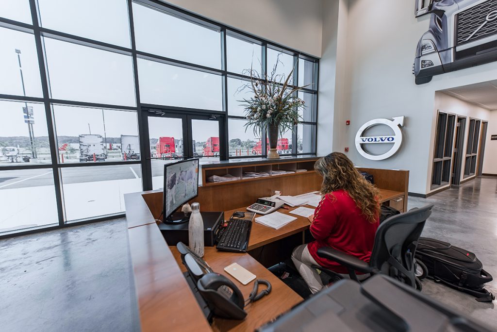 Tri-State Truck Center facility photo 4